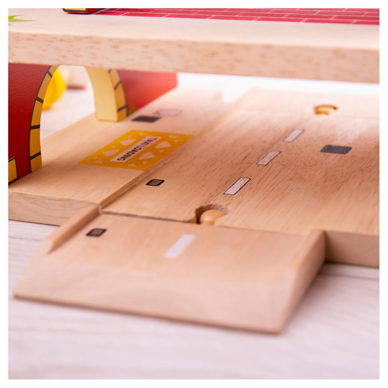 Houten Rails Bovengronds Treinstation, 5dlg.>Bigjigs New