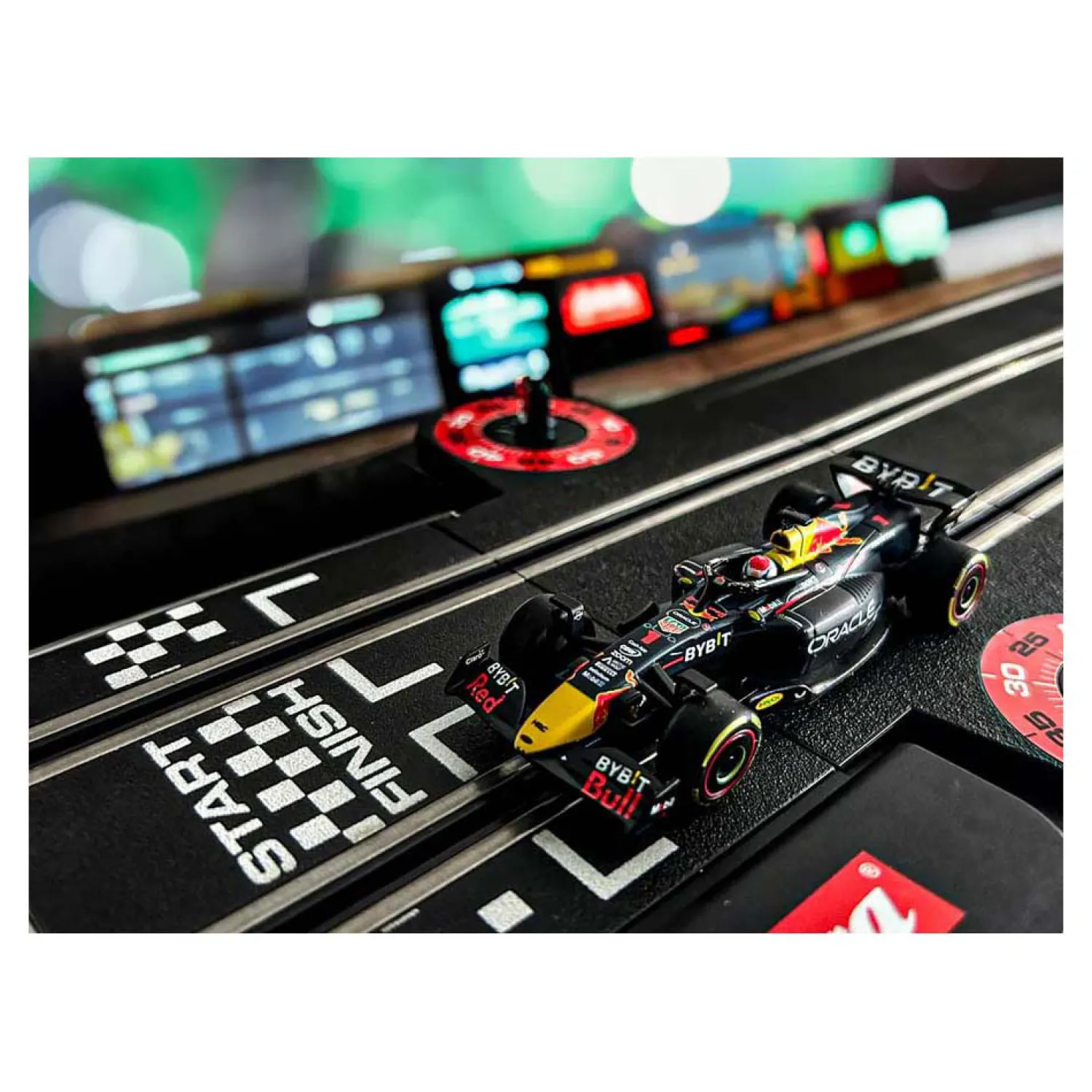 Oracle Red Bull Racing RB19 M. Verstappen, No.1 - 1:43>Carrera Clearance