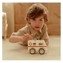 Little Dutch Houten Ambulance met Poppetje FSC Outlet