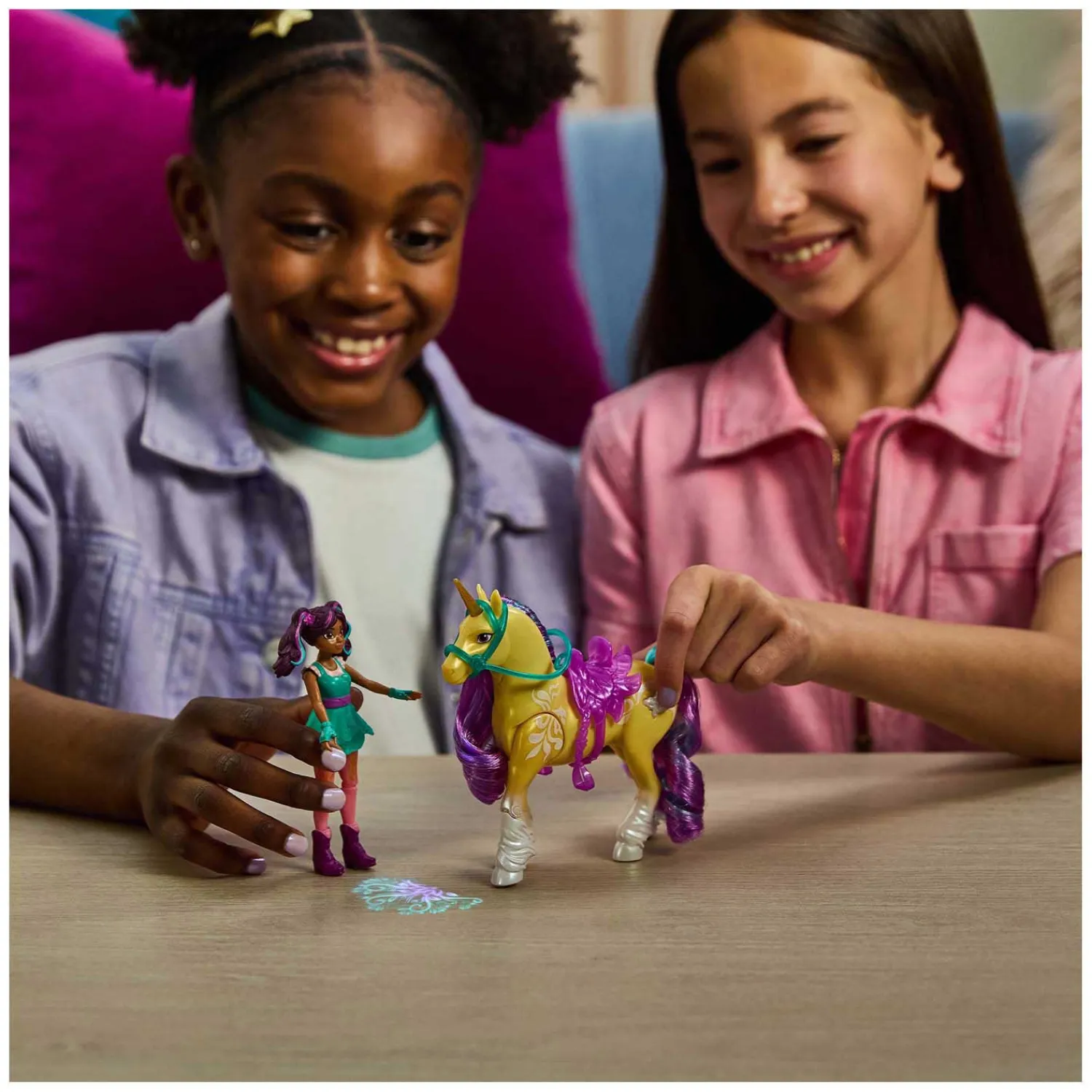 Spin Master Unicorn Academy - Pop Ava en Eenhoorn Leaf met Licht